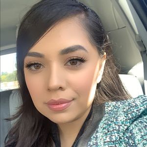 Meet your Posher, Jacqueline
